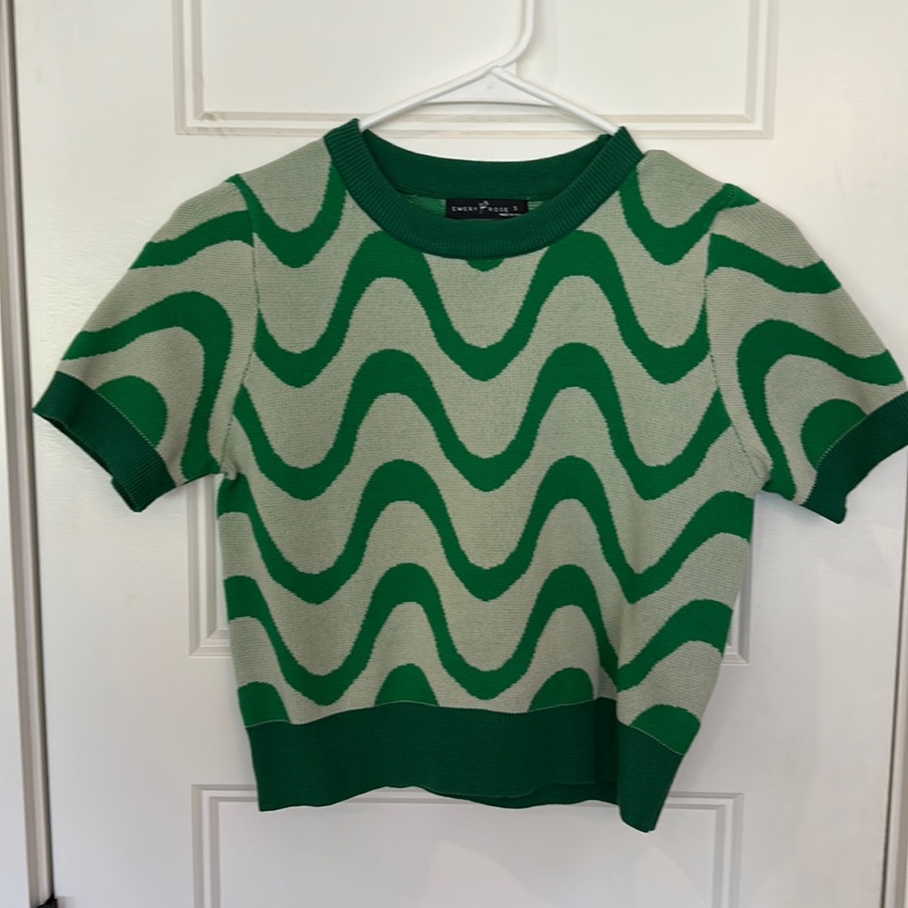 SHEIN Emory rose sweater too size small. NWOT